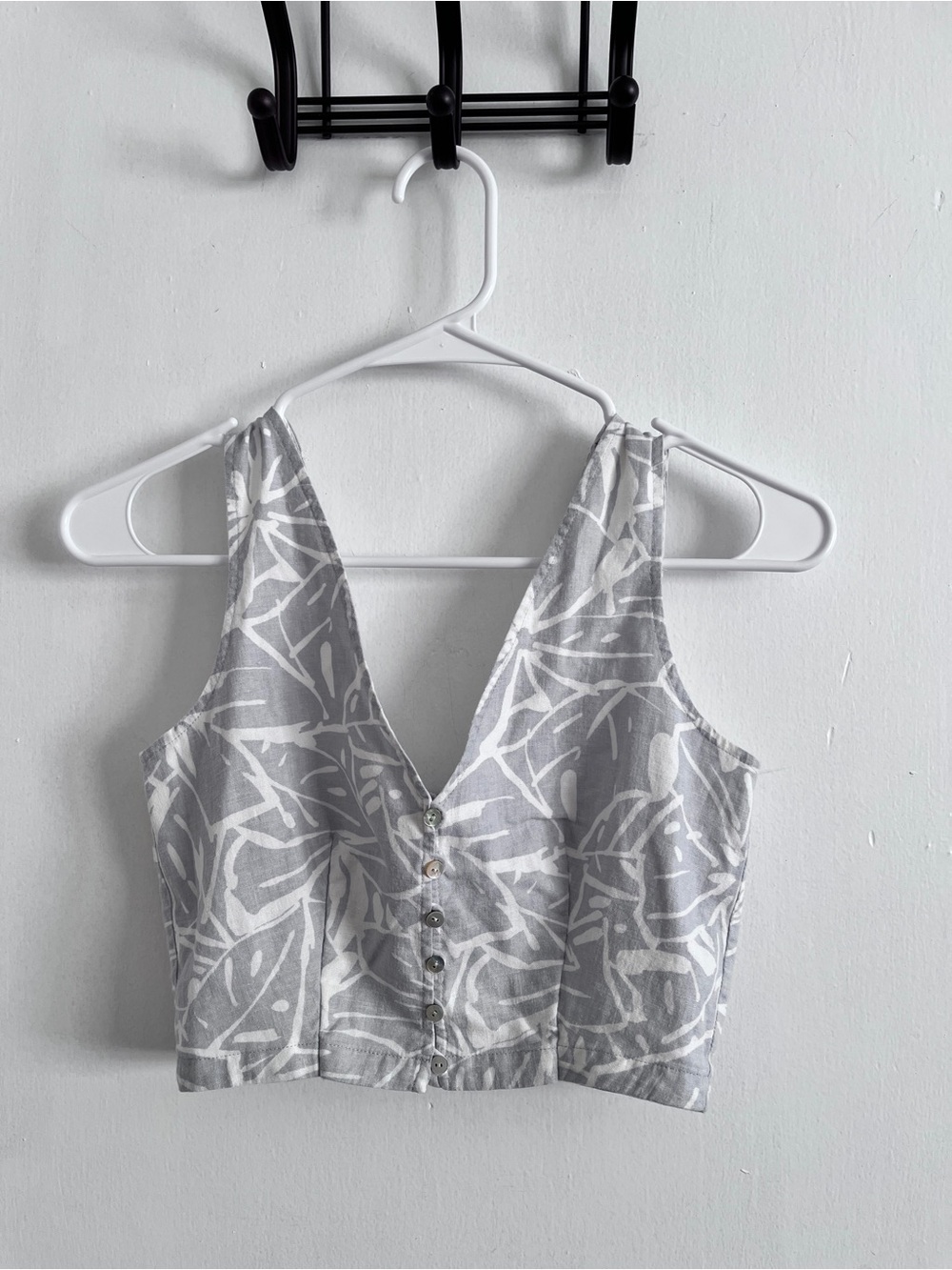 Madewell Gray & White V-Neck Button Crop Camisole